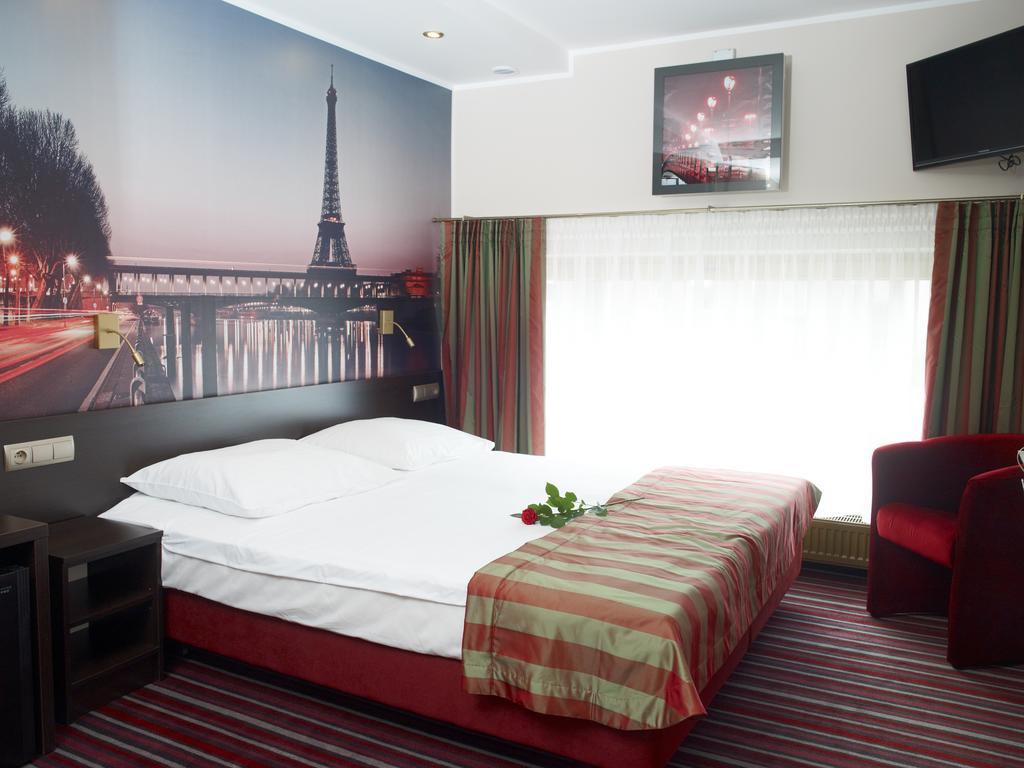 Hotel Atrium Nowy Tomyśl المظهر الخارجي الصورة