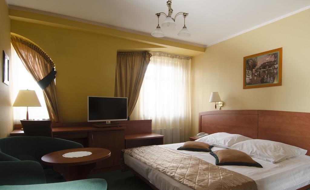 Hotel Atrium Nowy Tomyśl المظهر الخارجي الصورة