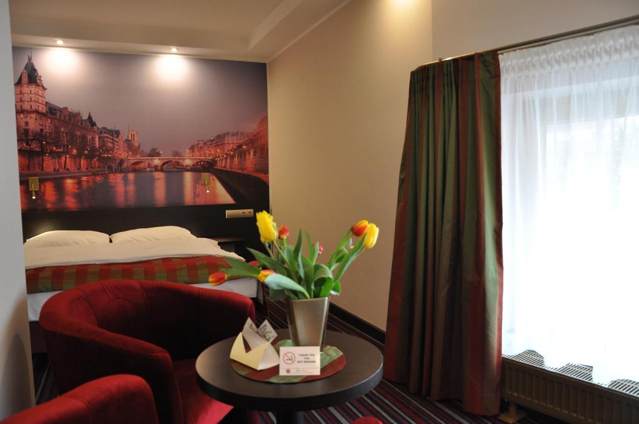 Hotel Atrium Nowy Tomyśl المظهر الخارجي الصورة